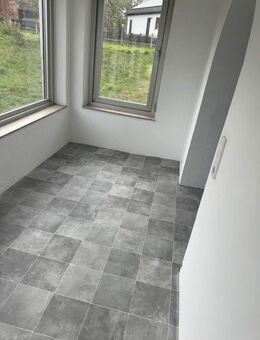 Zweifamilienhaus mit 1000m2 Grundstück - Roßtal