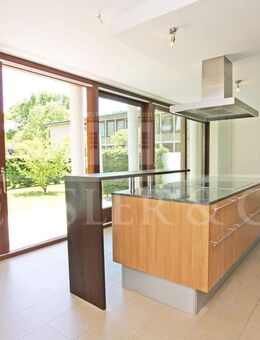 Großzügige Erdgeschosswohnung mit Terrasse im Reemtsma Park - Hamburg