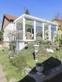Familienfreundliches, bezugsfreies Einfamilienhaus mit großem Garten und beheiztem Wintergarten - Potsdam