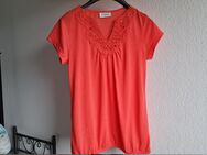 Ernstings Family: Neues, rotes Shirt ohne Etikett, Gr. S, Polyester - Brilon