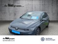 VW Golf, 1.5 VIII eTSI Active Digital, Jahr 2022 - Paderborn