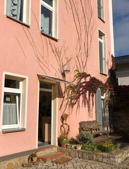 APOLDA : Erdgeschoss 2-Raum-Wohnung mit Terrasse + Stellplatz in ruhiger Apoldaer Wohnlage - IDEAL FÜR RENTNER - - Apolda