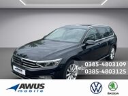 VW Passat Variant, 2.0 TDI Elegance, Jahr 2023 - Schwerin