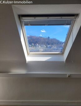 Ab 01.10 - Einzelzimmervermietung - in großer DG-Wohnung - im Zentrum von Lörrach - Lörrach