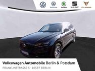 VW Touareg, 3.0 V6 R-Line Black-Sytle IQ, Jahr 2022 - Berlin