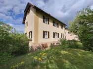 Gepflegtes 2-Familienhaus mit besonderem Flair, Naturgarten und 2. Bauplatz sucht Liebhaber - Maxhütte-Haidhof