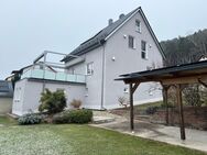 Gepflegtes Einfamilienhaus mit Einliegerwohnung und Nebengebäude in Schwandorf - Schwandorf