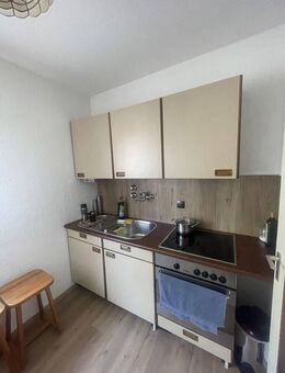 Helle 2,5-Zimmer-Wohnung mit 65 m² im Grünen - 5. Etage mit Aufzug/Balkon - Herne