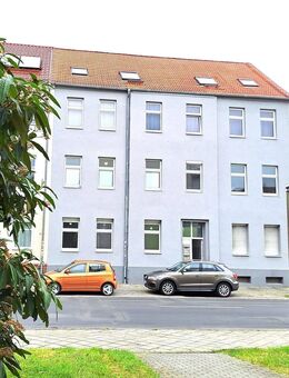 Gemütliche 3-Zimmer-Wohnung mit Einbauküche und Balkon - Dessau-Roßlau