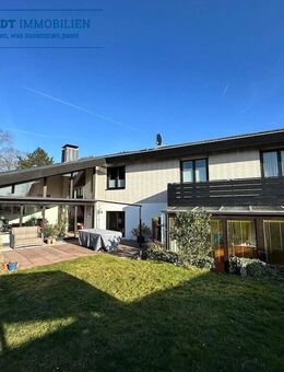 Freistehendes Einfamilienhaus mit Sauna, Garten und Garage in Traumlage von Idstein-Lenzhahn - Idstein