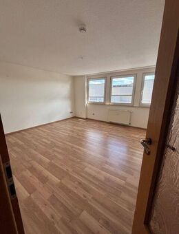 AB SOFORT FREI! 3-Zimmer Dachgeschoss-Wohnung mit herrlicher Loggia - Werl