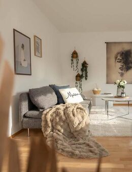 Stilvoll Wohnen - traumhafte 3-Zimmer-Wohnung Top Lage Engen inkl. Balkon und Garage - Engen