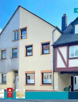 Osann Monzel: Ideales Wohn/-Ferienhaus mit Garage, Balkon und gepflegtem Gesamtzustand - Osann-Monzel