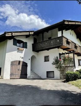EINZIGARTIGE LANDHAUSVILLA MIT GRO?EM GARTEN UND BERGBLICK IN ZENTRALER BESTLAGE. BEFRISTET. - Miesbach