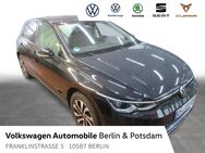 VW Golf, 1.5 VIII eTSI Active, Jahr 2023 - Berlin