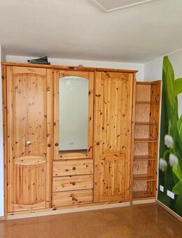 Kleiderschrank mit oder ohne Regal günstig zu verkaufen - Geislingen (Steige)