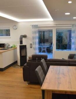 Vollmöblierte 2-Zi.-Wohnung mit Terrasse, in ruhiger Lage von Wiesenbronn, Top-Ausstattung, hochwertige Möblierung, Smart TV :-) - Wiesenbronn