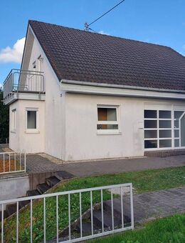 Familienfreundliches Haus mit Garten + SELTENE GELEGENHEIT: baugleiches Nachbarhaus steht ebenfalls zum Verkauf – ideal für eine Doppelinvestition - Gransdorf