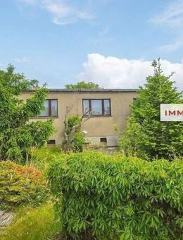 IMMOBERLIN.DE - Interessantes Haus mit Ausbaupotential & Nebengebäuden auf teilbarem Grundstück in Seenähe - Torgau