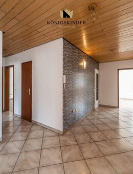 Preisanpassung & sofort einziehen! Große 6-Zimmer-Wohnung mit Gartenanteil & Garage in ruhiger Lage! - Plüderhausen