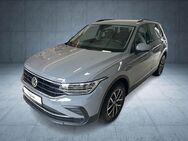 VW Tiguan, 2.0 TDI Life Anhängevorrichtung, Jahr 2021 - Frankfurt (Main)