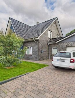 Großzügiges Einfamilienhaus mit Garage, Carport & Garten in ruhiger Lage von Herzlake - Herzlake