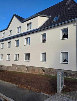 Erstbezug nach Sanierung: 2-Raumwhg. mit mgl. Gartenanteil in ruhiger Lage in Reinsdorf! - Reinsdorf (Sachsen)