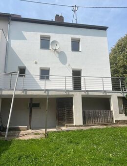 Renovierte Doppelhaushälfte mit Ausbaupotential in Illingen-Uchtelfangen zu verkaufen - Illingen (Saarland)