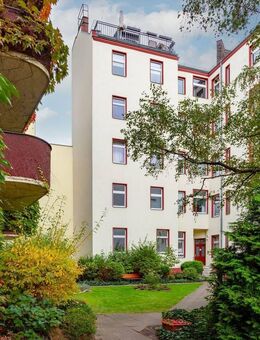 Berlin-Charlottenburg: Helle 3-Zimmer-Altbauwohnung mit Stil und Balkon. - Berlin