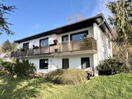 NIEDERJOSBACH: GROSSZUEGIGES EFH MIT GROSSEM GRUNDSTÜCK, MÖGLICHER ELW UND 2 GARAGEN - Eppstein