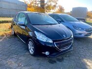 Peugeot 208, 82 Style, Jahr 2015 - Bad Belzig