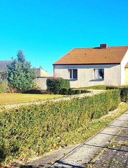 PROVISIONSFREI|Liebevoll gepflegtes Einfamilienhaus mit neuem Bad, Kamin und weitläufiges Grundstück - Löwenberger Land