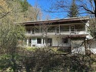 VR IMMO: Siegen-Achenbach, Grundstück zu verkaufen, Haus mit Sanierungsstau fast zu verschenken! - Siegen (Universitätsstadt)