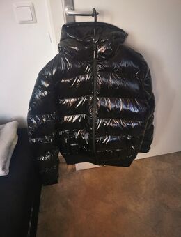 Hochwertige Hochglanz Herren stepjake in schwarz - München