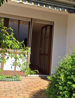 Kaufpreis reduziert ! *** DHH mit kleinem Garten in Siedlungslage - Landshut