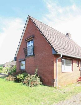 Sanierungsbedürftiges Familienhaus in ruhiger Lage - Gülzow (Schleswig-Holstein)