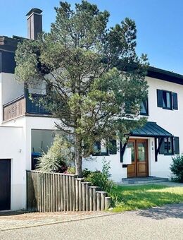 Sonnige ca. 90 m2 große 3-Zimmer Wohnung mit Loggia in ruhiger Lage in Rimsting - Rimsting