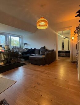 Kapitalanlage: Modernisierte 2-Zimmer-Dachgeschosswohnung in Barmbek-Süd - Hamburg