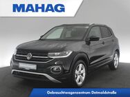 VW T-Cross, 1.0 TSI STYLE IQ DrivePack Digitalro BlindSpot TravelAssisst Alu17Chesterfield, Jahr 2023 - München