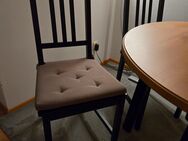 4 Stühle und ein Tisch - Augsburg