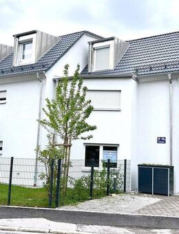 Eine wunderschöne 3 Zimmer Dachterrassenwohnung in München Trudering - München