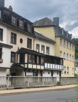 Einfamilienhaus mit Ladenlokal in der Fußgängerzone - Neuerburg