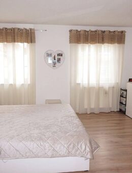 Sehr gepflegte, sonnige und helle 3-Zimmer-Wohnung mit Tageslichtbad - Schramberg