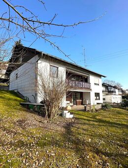 Großzügig, grün, wandelbar: Zweifamilienhaus mit Potential in Mirskofen - Essenbach
