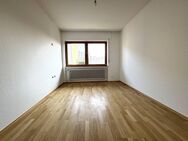 Schöne 3,5 Zimmerwohnung mit Balkon und großer Garage in Bretten - Bretten