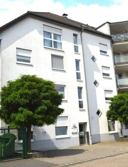 Attraktives Immobilienpaket mit 17 Einheiten und 15 TG Stellplätzen. Nachhaltige Rendite von 6%! - Krefeld