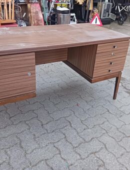 Schreibtisch / Tisch aus Holz / Arbeitstisch - Owingen