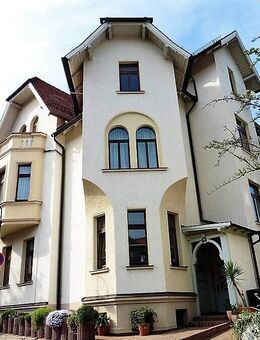 Sehr gepflegte 4-Raum-Altbauwohnung mit Stellplatz im Südviertel - Eisenach