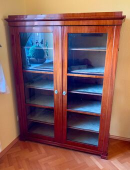 Schöne antike Vitrine aus Massivholz - Niendorf (Stecknitz)