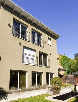 In zweiter Reihe gelegen: Stilvolles Einfamilienhaus mit Fitnessbereich, Sauna und Whirlpool! - Braunschweig